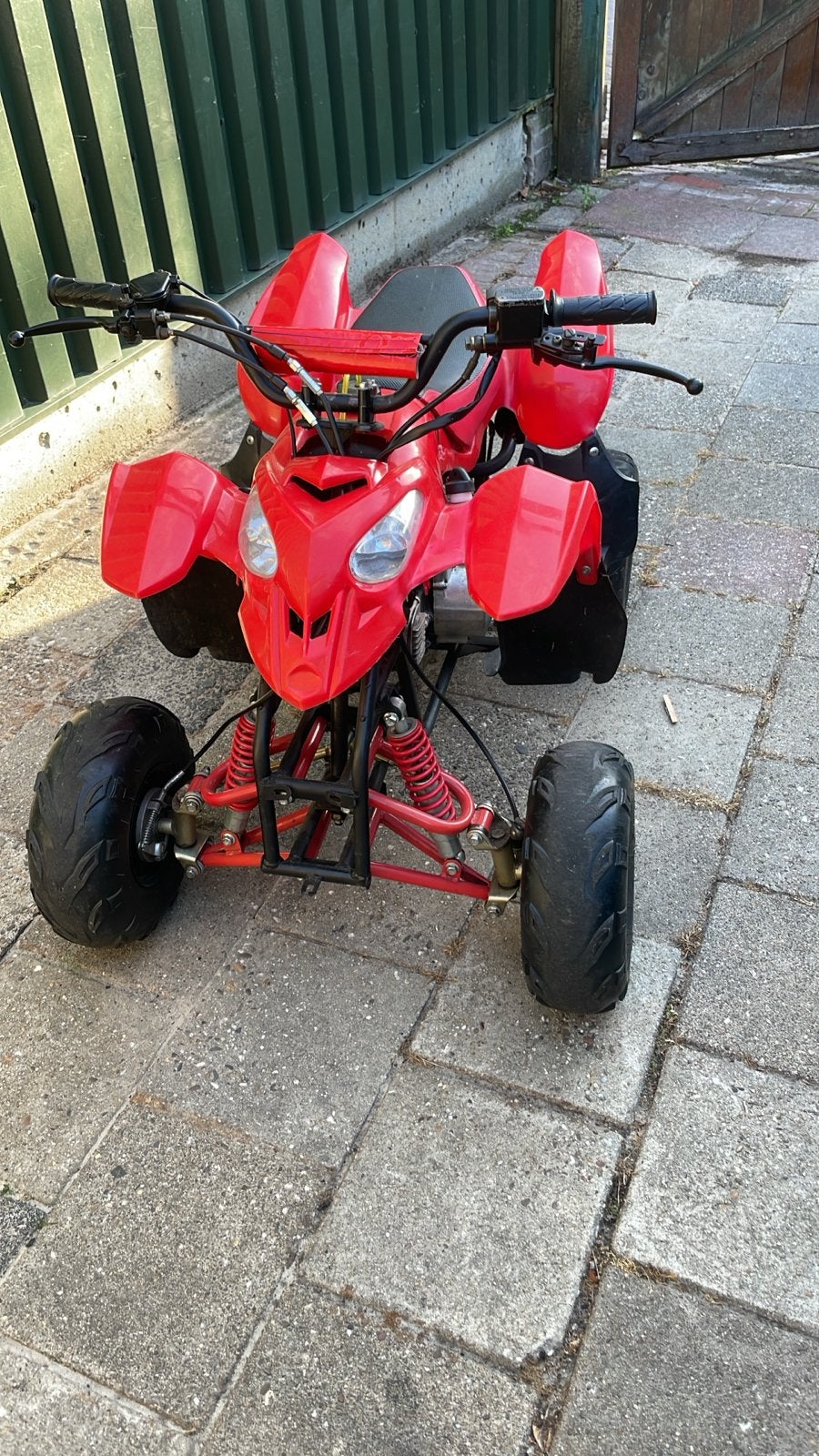 Rode Quad - Motorisch Goed, Wel Wat Werk Nodig, Ophalen of Verzenden