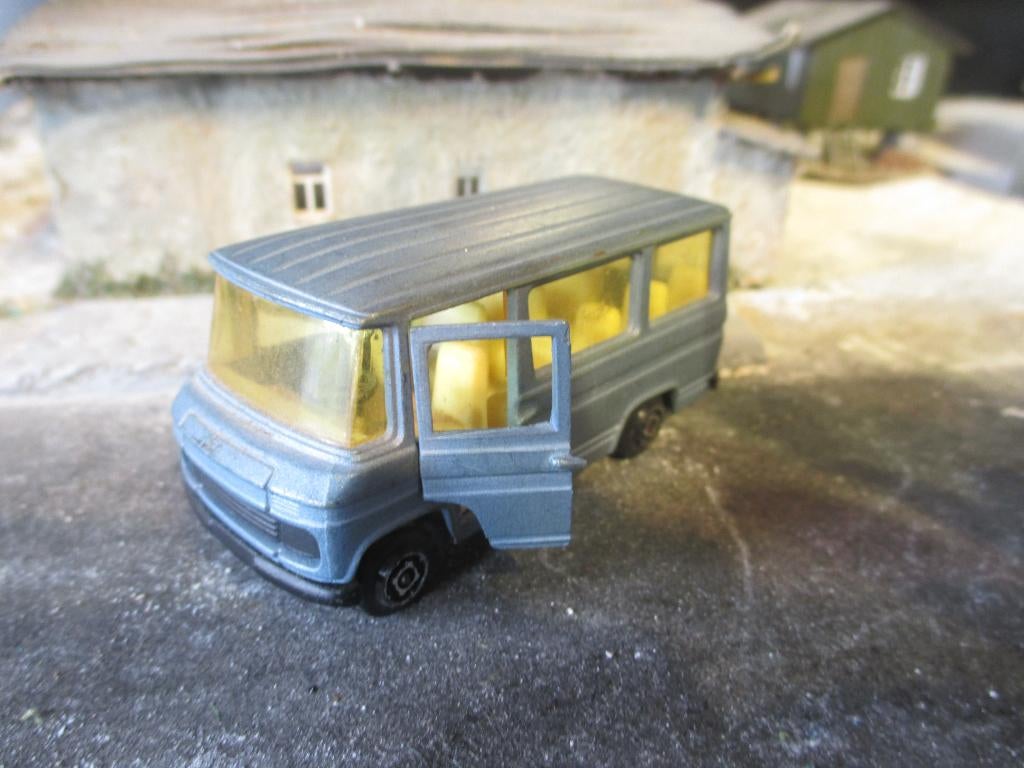 1:64 Mercedes Benz T2 406 / 408 / 608 / 610 Guisval 1970's, Ophalen of Verzenden, Gebruikt, Auto