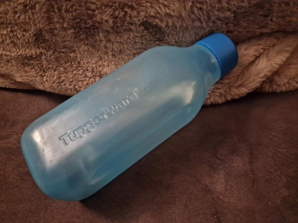 Tupperware Eco fles. 1L,blauw, Huis en Inrichting, Keuken | Tupperware, Ophalen of Verzenden, Zo goed als nieuw, Blauw, Overige typen