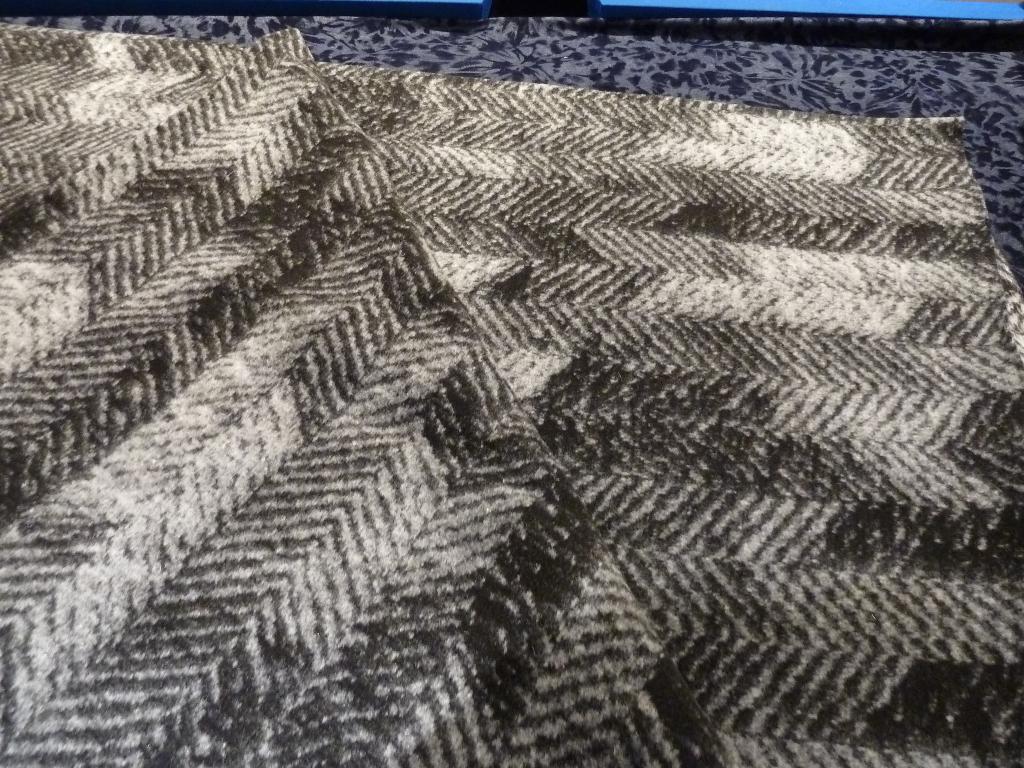 WOLLEN MANTELSTOF EN KUNSTBONT, Overige materialen, Overige kleuren, 120 cm of meer, Ophalen of Verzenden