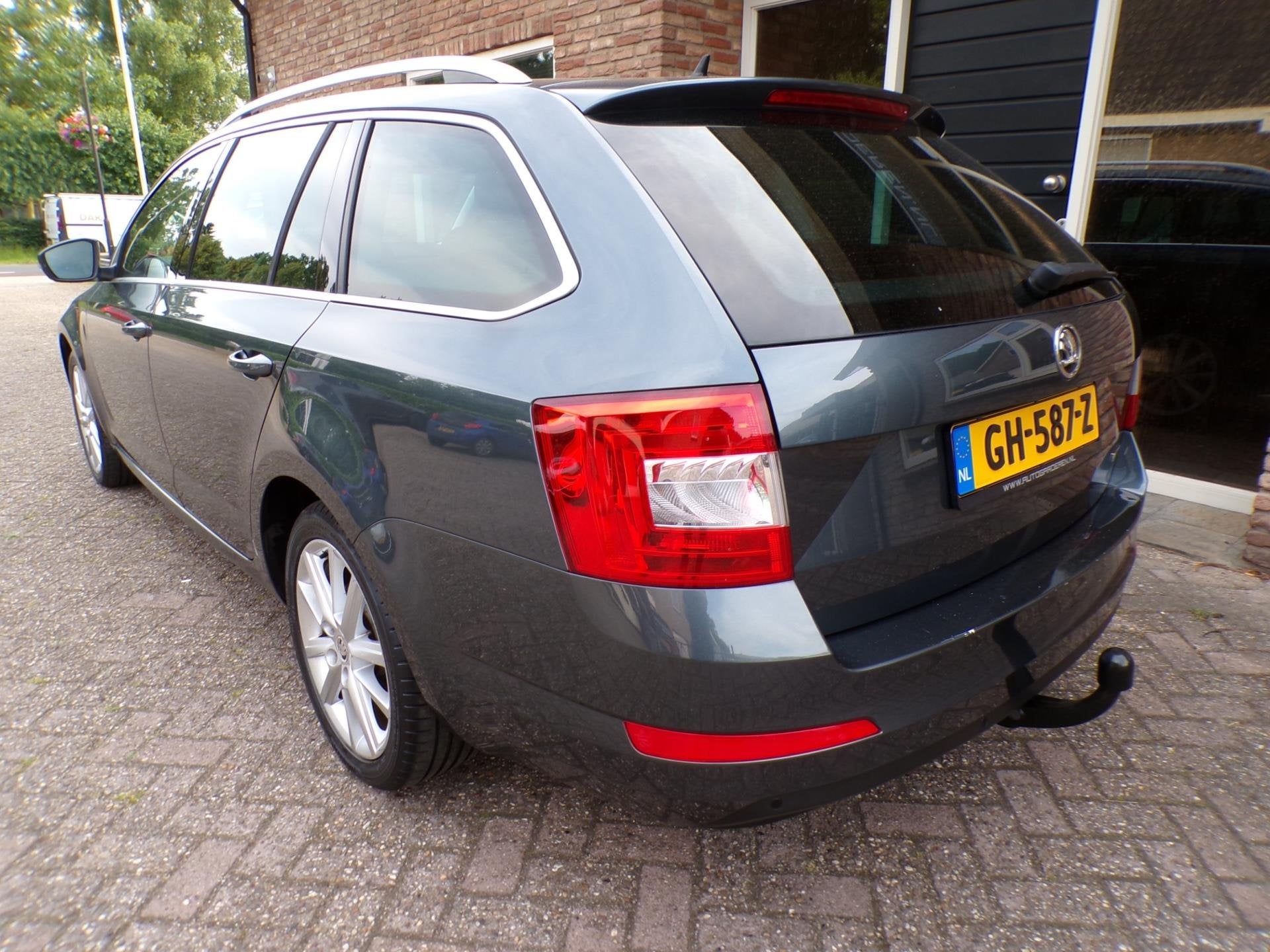 Skoda Octavia Combi 1.4 TSI G-TEC Ambition Businessline, Voorwielaandrijving, Gebruikt, 4 cilinders, 19 km/l