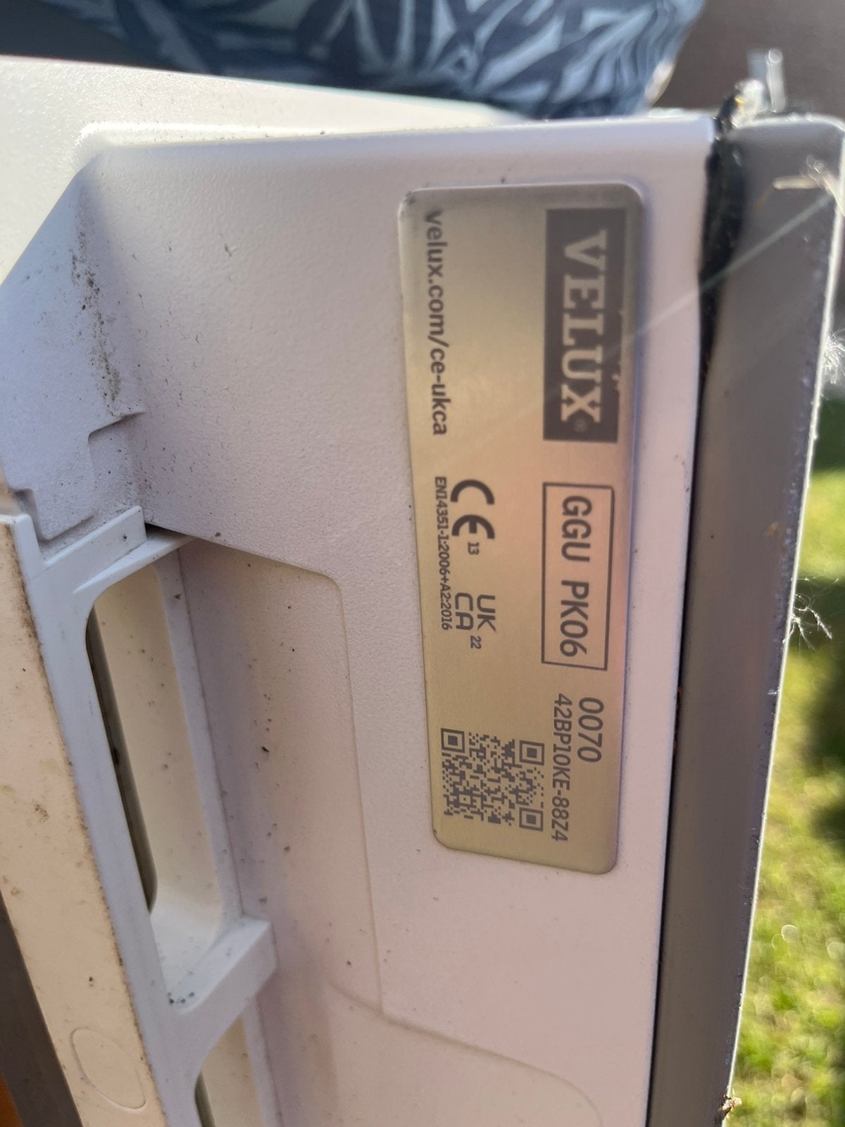 Velux dakraam GGU PK06 (2 stuks) incl. verduisteringsgordijn, Doe-het-zelf en Verbouw, Kozijnen en Schuifpuien, Kunststof, Raamkozijn