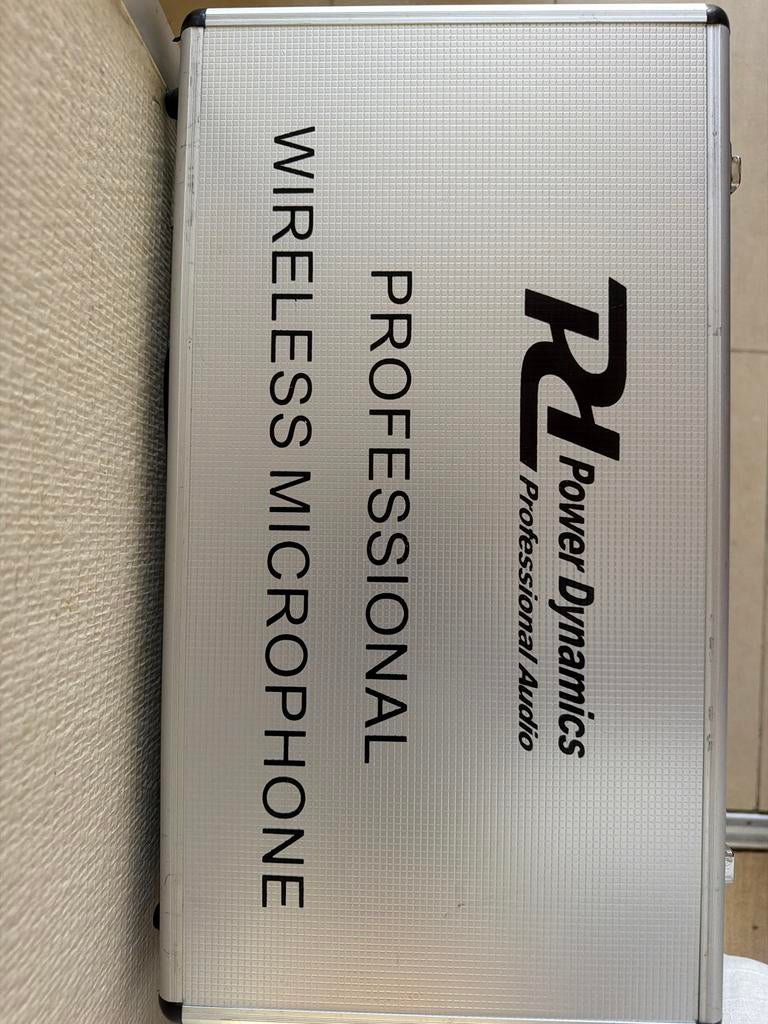 Power Dynamics PD504B Draadloos Microfoonsysteem 4 Headsets, Ophalen of Verzenden, Zo goed als nieuw, Overige typen, Draadloos