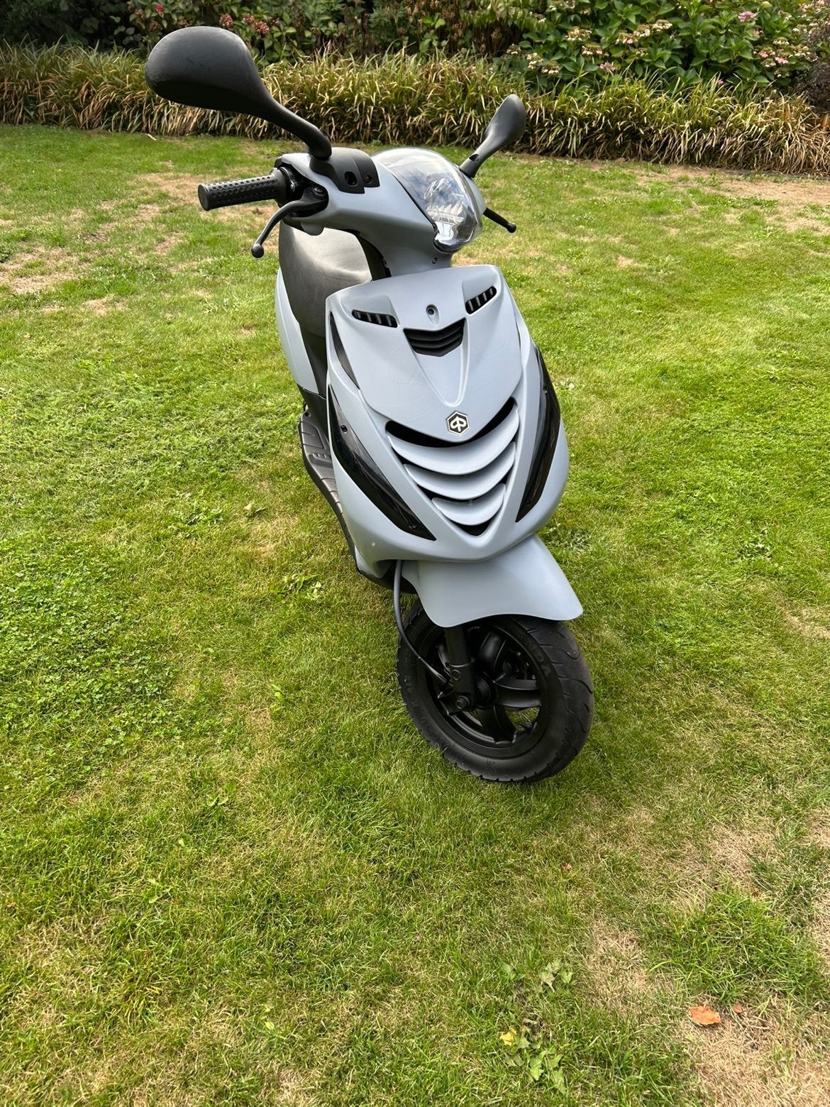 piaggio zip schadevrij, Ophalen, Zo goed als nieuw, Benzine, Zip