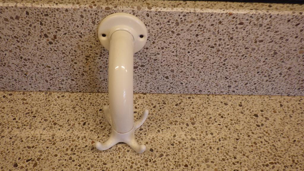 retro witte kapstok, Huis en Inrichting, Woonaccessoires | Kapstokken, Wandkapstok, Gebruikt, Ophalen of Verzenden, Minder dan 100 cm