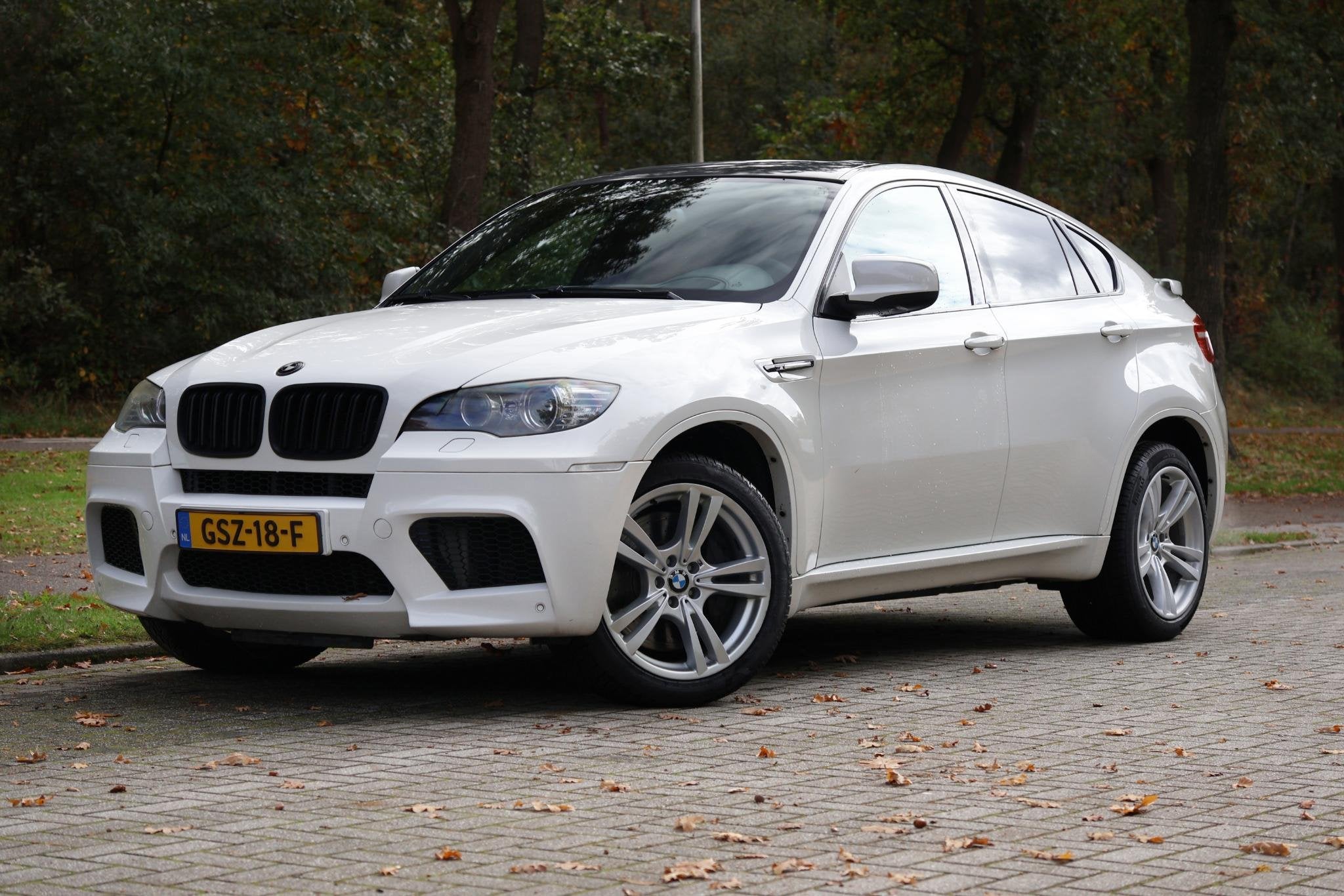 BMW X6 4.4i M Exportprijs € 16.950,-. Export, Glasdak elek, Automaat, Euro 5, Gebruikt, 3000 kg