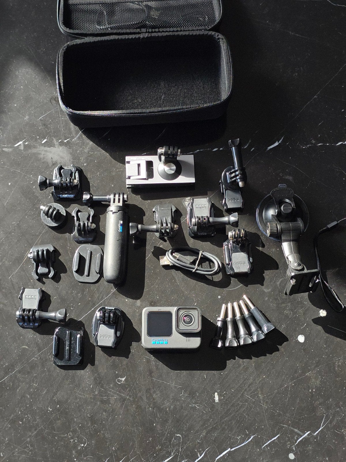 Foto 8 van GoPro Hero 11 Black met veel accessoires