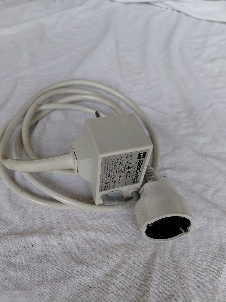 Steckmat aardlekschakelaar caravan camper tent 180cm snoer, Caravans en Kamperen, Kampeeraccessoires, Ophalen of Verzenden, Zo goed als nieuw