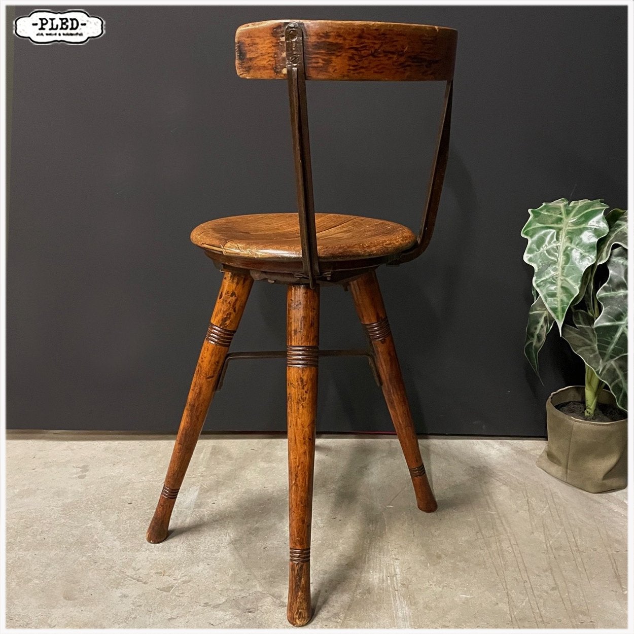 Oud eikenhouten stoeltje stoel Kruk  zithoogte 51 cm, Ophalen, Gebruikt, Bruin, Vintage