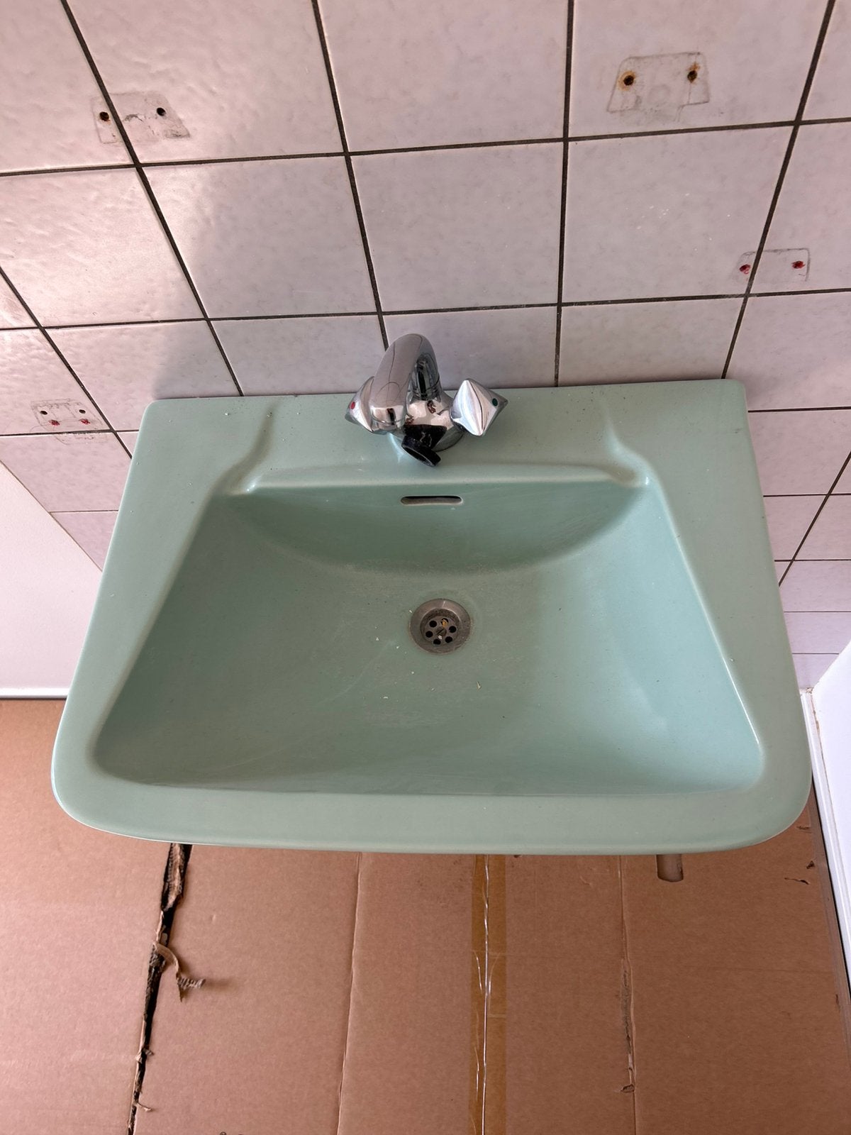 Vintage wastafels met kranen – groen en blauw, Ophalen, Gebruikt, 50 tot 100 cm, Minder dan 100 cm