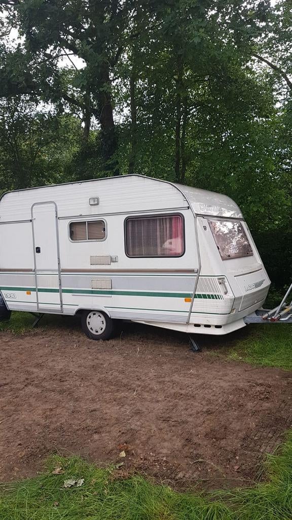 Chateau La Car 380 met voortent en uitbouw, Chateau, Dwarsbed, Particulier, 500 - 750 kg