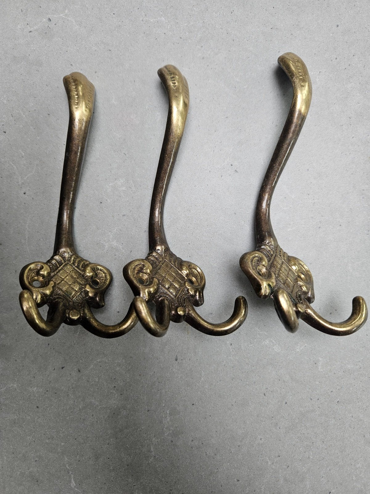 Set van 3 vintage messing kapstokhaken,klassieke wandhaken, Ophalen of Verzenden, Metaal, Wandhaken