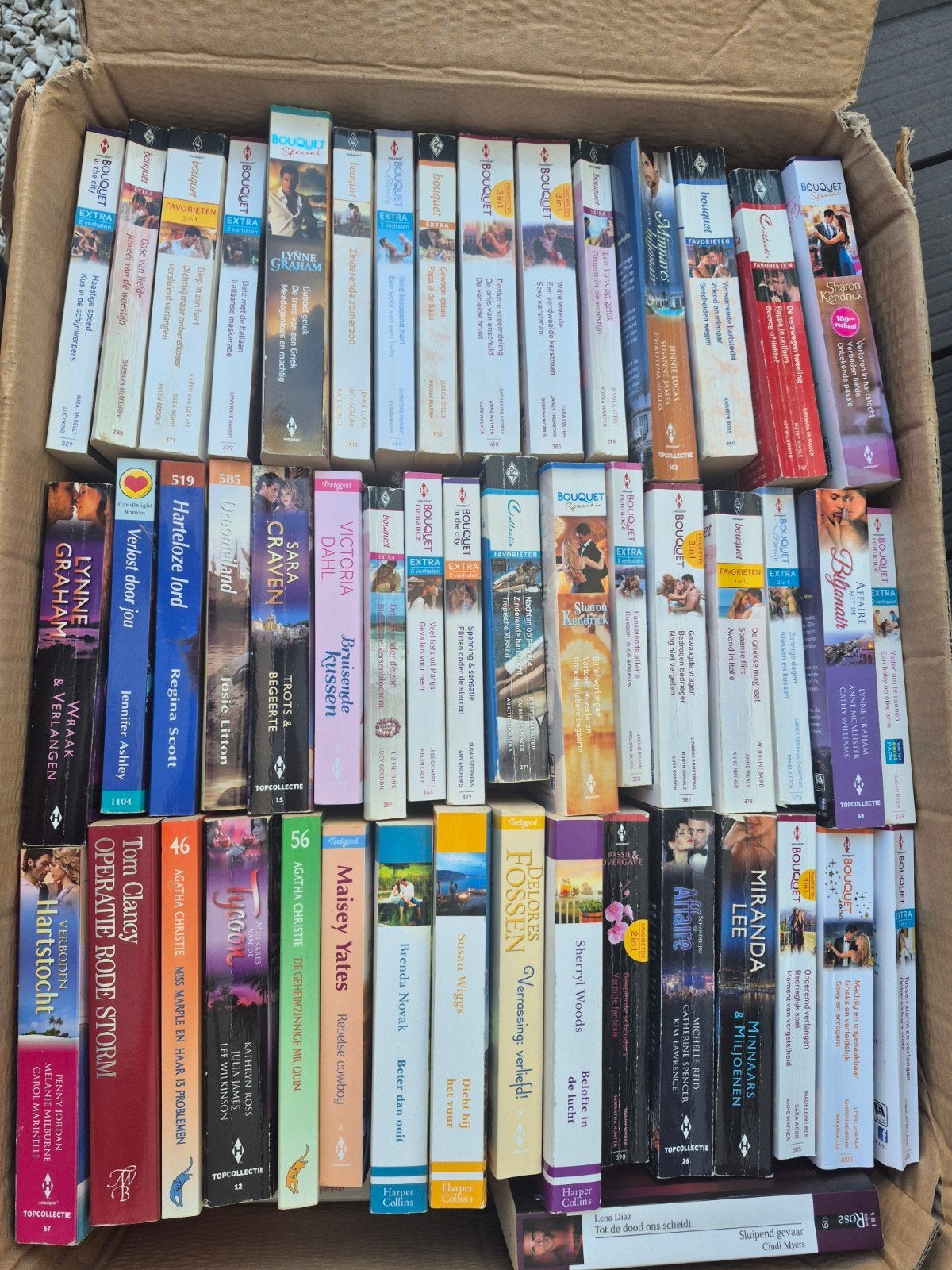 Grote doos vol Bouquet en Romance - 100+ boeken, Ophalen of Verzenden, Gelezen, Diverse auteurs, Nederland