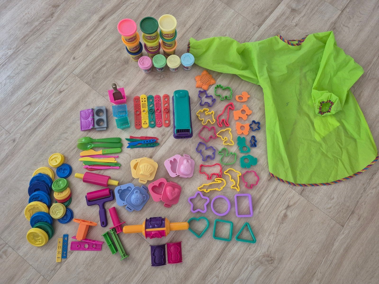 klei set met veel accessoires en klei (play doh), Kinderen en Baby's, Speelgoed | Educatief en Creatief, Ophalen, Gebruikt, Knutselen