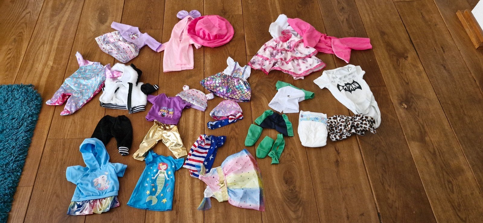 Grote set poppenkleding voor diverse poppen, Ophalen of Verzenden, Gebruikt, Overige typen