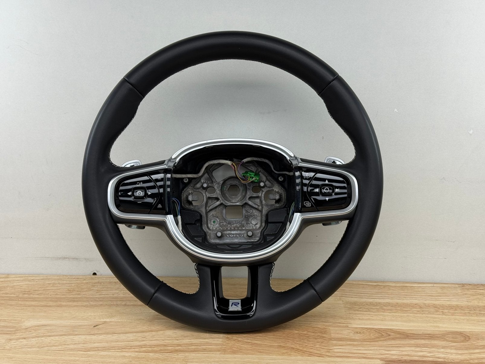 Origineel Volvo R-Design stuurwiel met schakelflippers, Auto-onderdelen, Ophalen of Verzenden, Gebruikt, Volvo