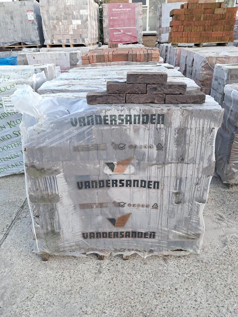 Partij wf gevelsteen van der Sanden Saumur HV 1500 stuks, Ophalen, Beton, Overige typen