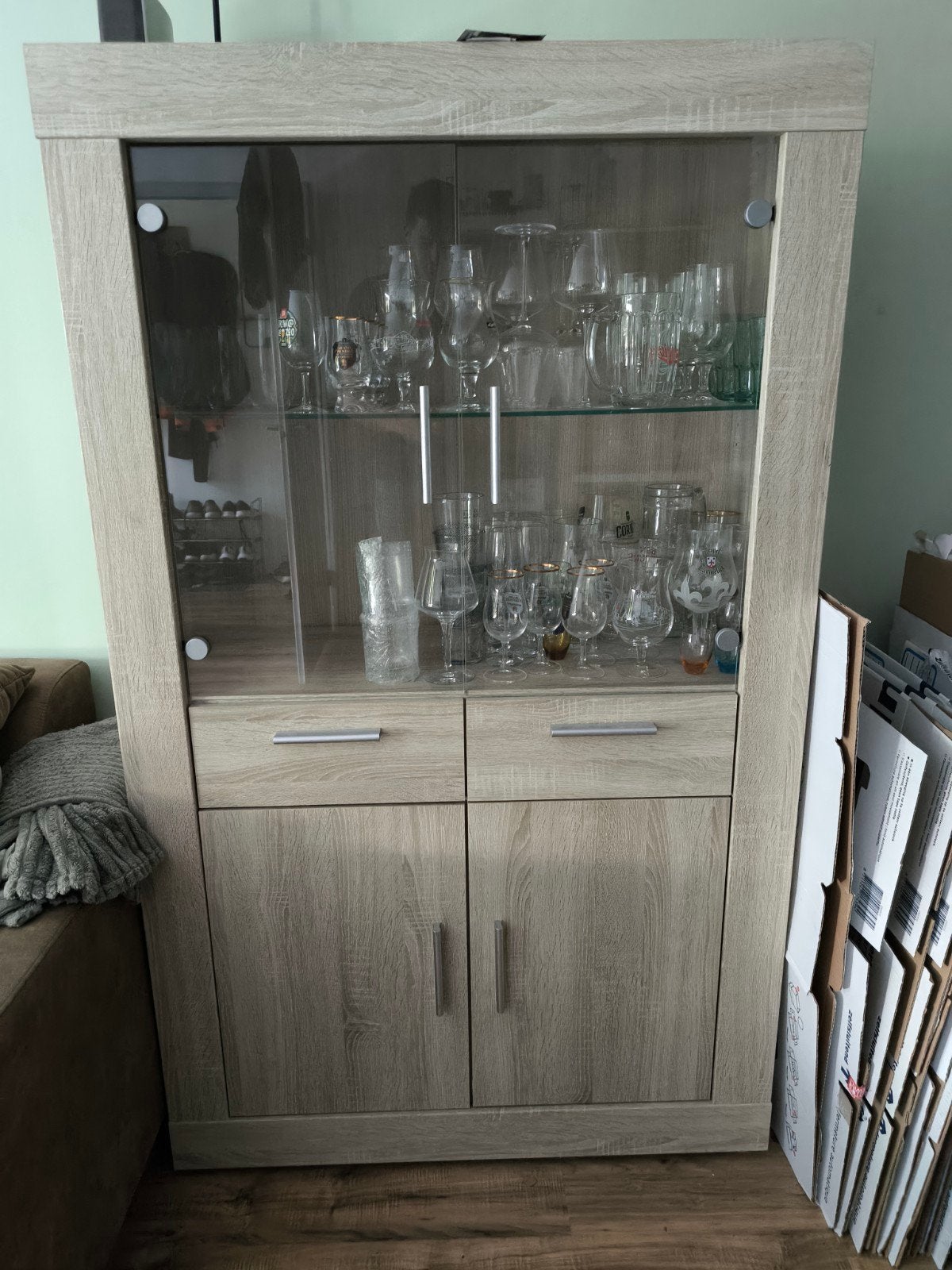 Haco vitrinekast 97.5x162x40.5 cm, Ophalen, Gebruikt, Met deur(en), Glas
