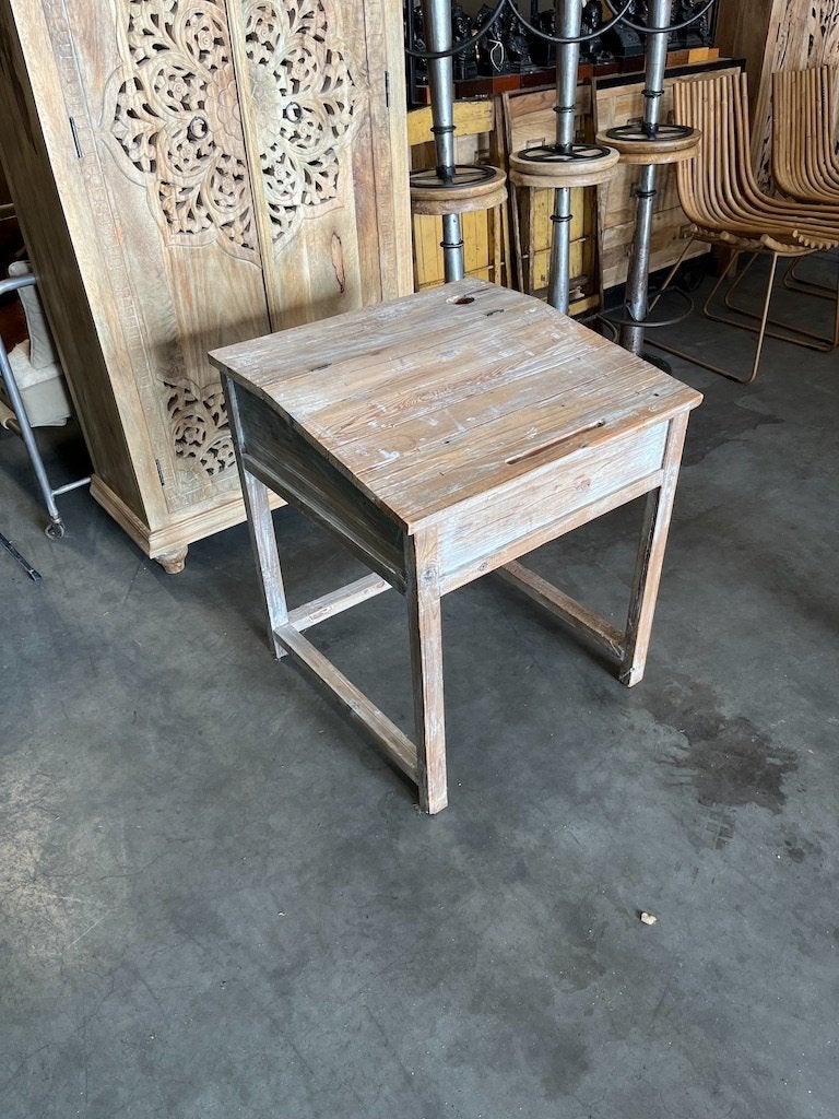 Zeer fraai kinderbureau met klep, Ophalen, Zo goed als nieuw, Tafel(s)