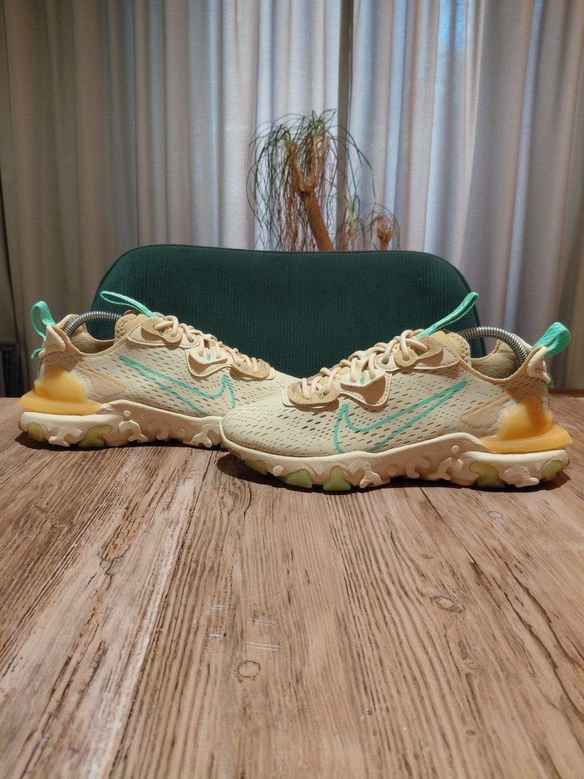Nike React Vision 'Green Glow' Size 37,5, Beige, Nike, Ophalen of Verzenden, Sneakers of Gympen