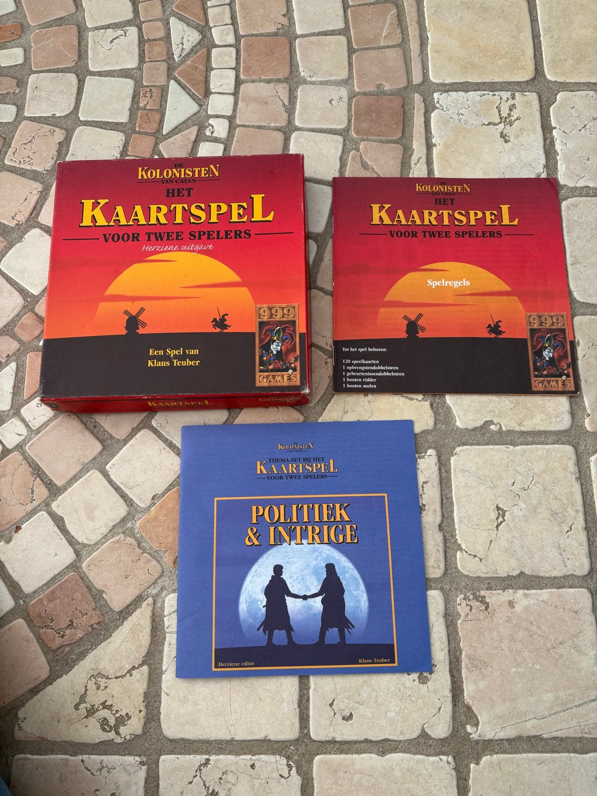 Kolonisten van Catan Kaartspel + Uitbreiding Politiek & Intr, Een of twee spelers, Ophalen of Verzenden, Zo goed als nieuw