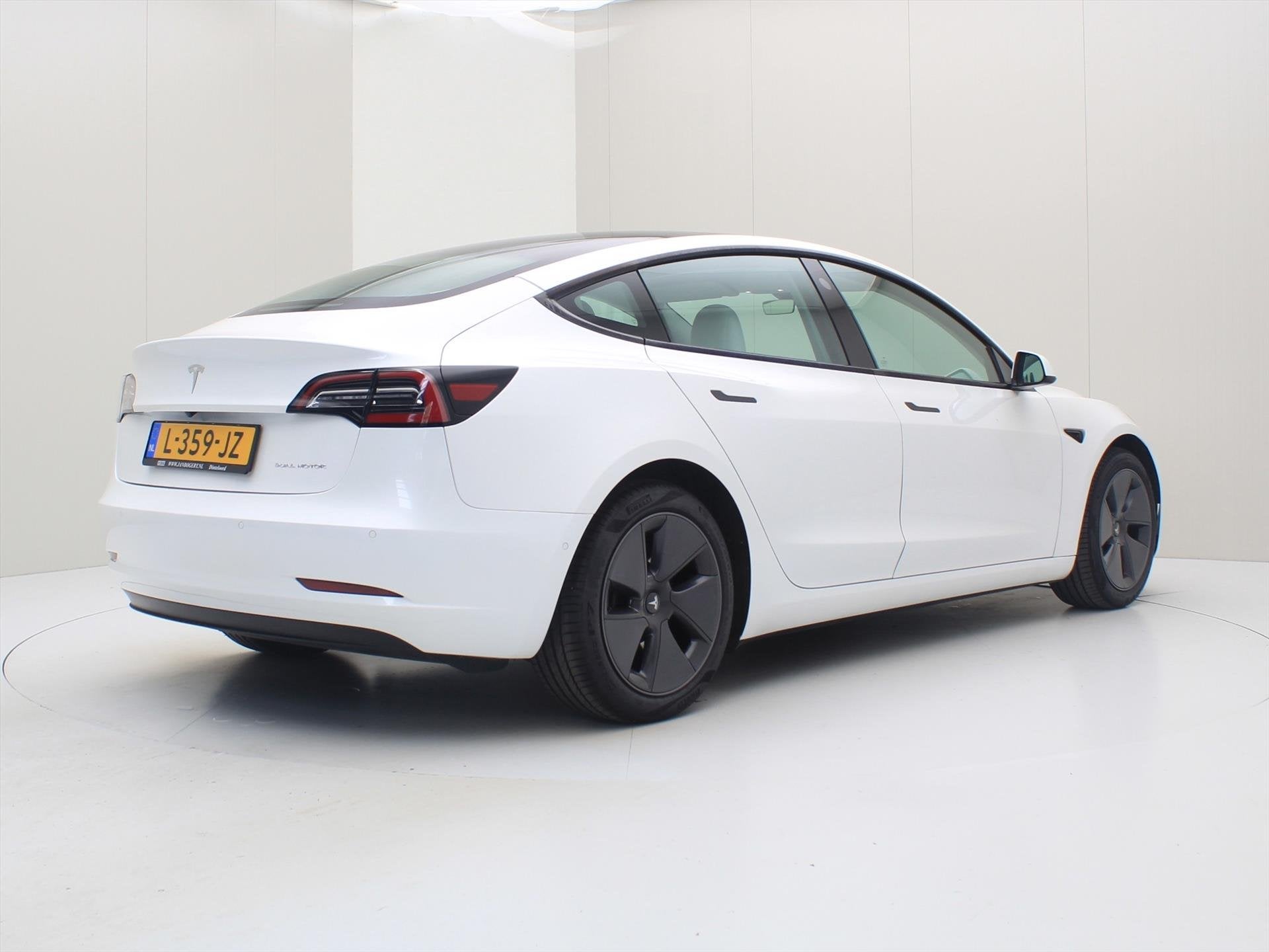 Tesla Model 3 Long-Range AWD 351pk 75 kWh FACELIFT 88,4% SoH, Automaat, Gebruikt, Multifunctioneel stuurwiel, Wit