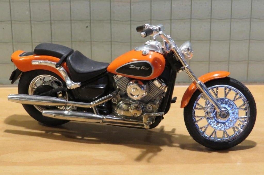 Yamaha XVS650 Dragstar 1:18 blister, Overige merken, May Cheong Group France S.A.S., Nieuw, Ophalen of Verzenden