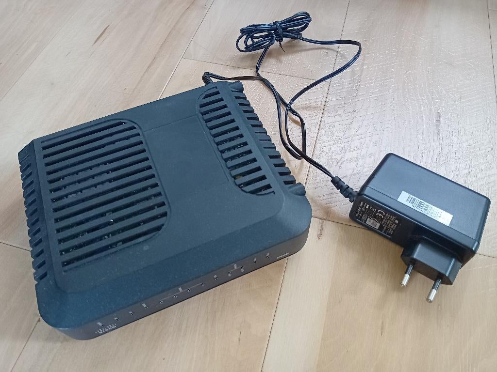 Cisco EPC3825., Computers en Software, Routers en Modems, Ophalen, Gebruikt, Cisco