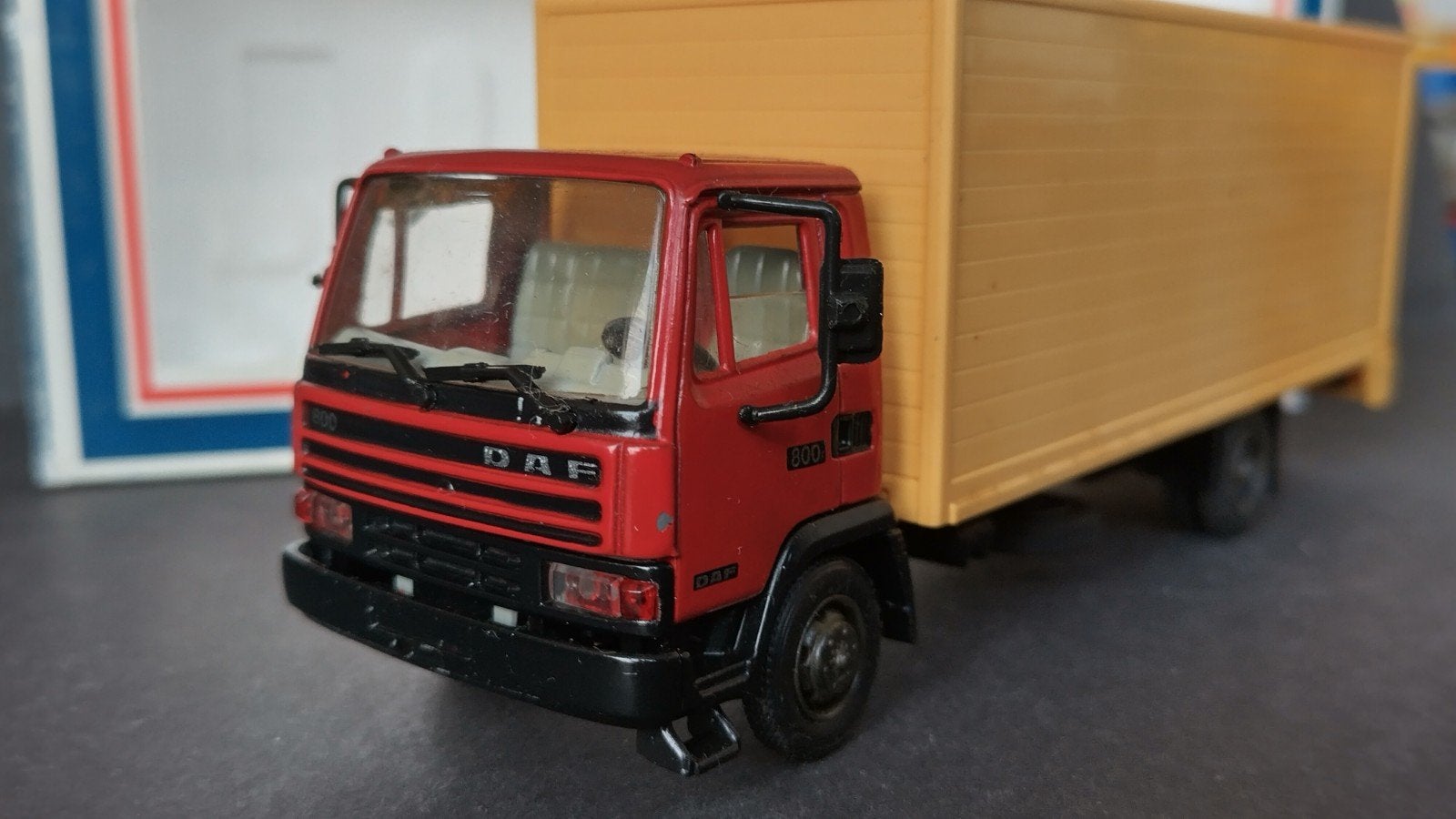 Daf 800 Bakwagen 1:43 Ahc Epe Pol, Hobby en Vrije tijd, Modelauto's | 1:43, Overige merken, Verzenden, Zo goed als nieuw, Bus of Vrachtwagen