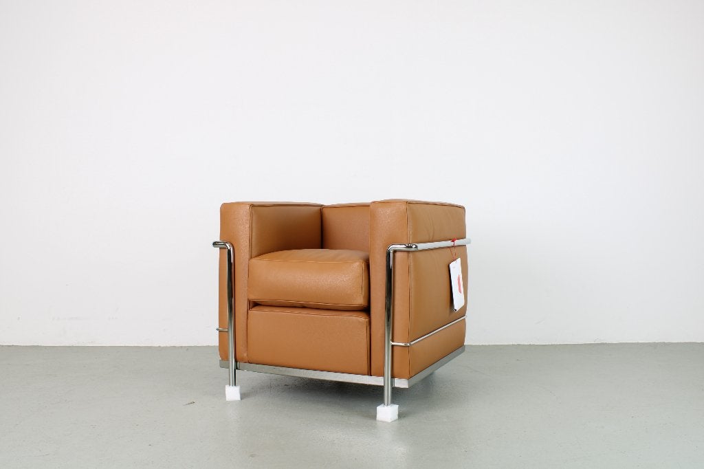 Cassina LC 2 fauteuil, Cognac leer - nieuw, Ophalen, Nieuw, 50 tot 75 cm, Leer