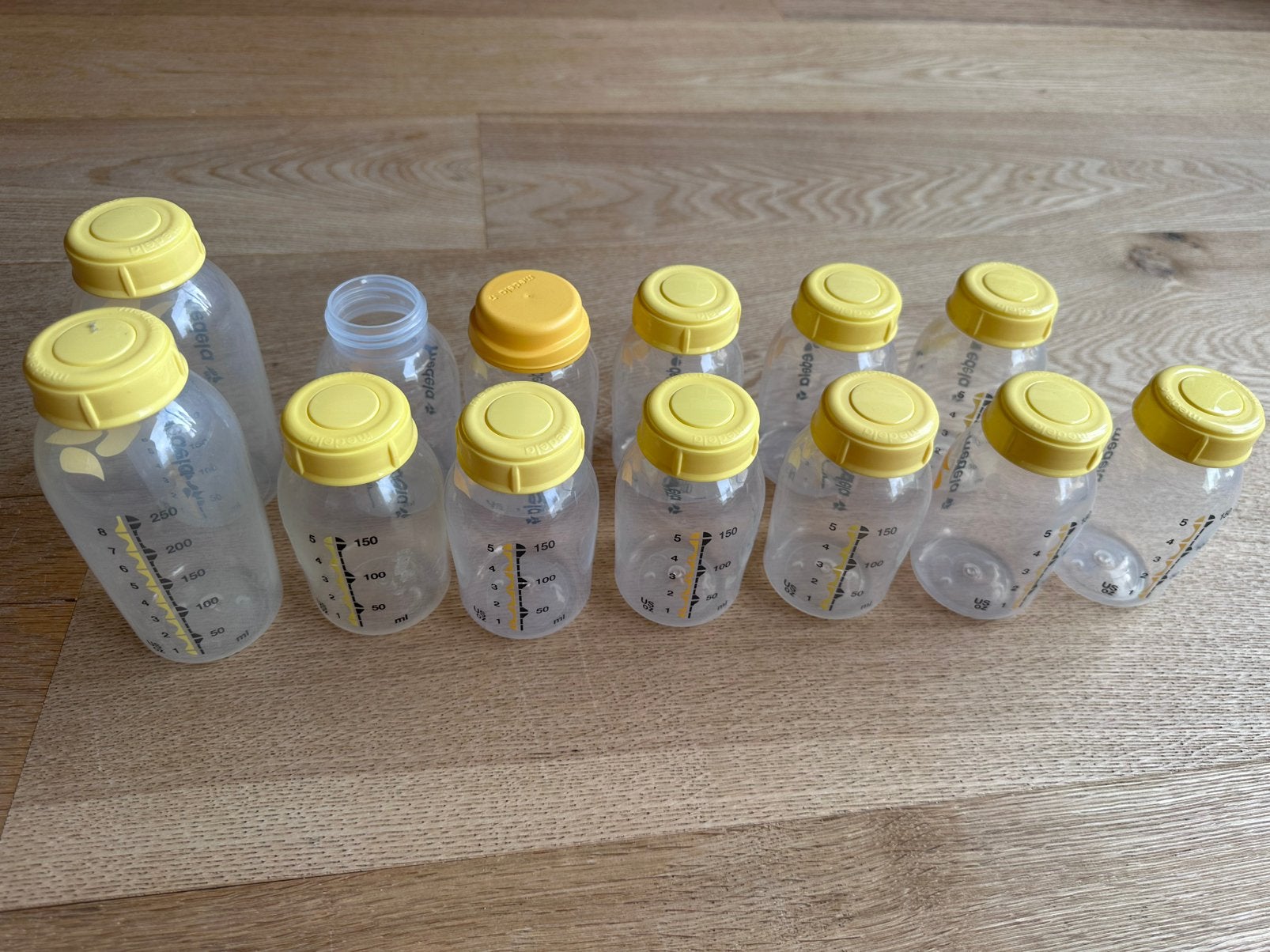 Medela moedermelk flesjes 13 stuks, Ophalen of Verzenden, Zo goed als nieuw, Overige typen, Medela