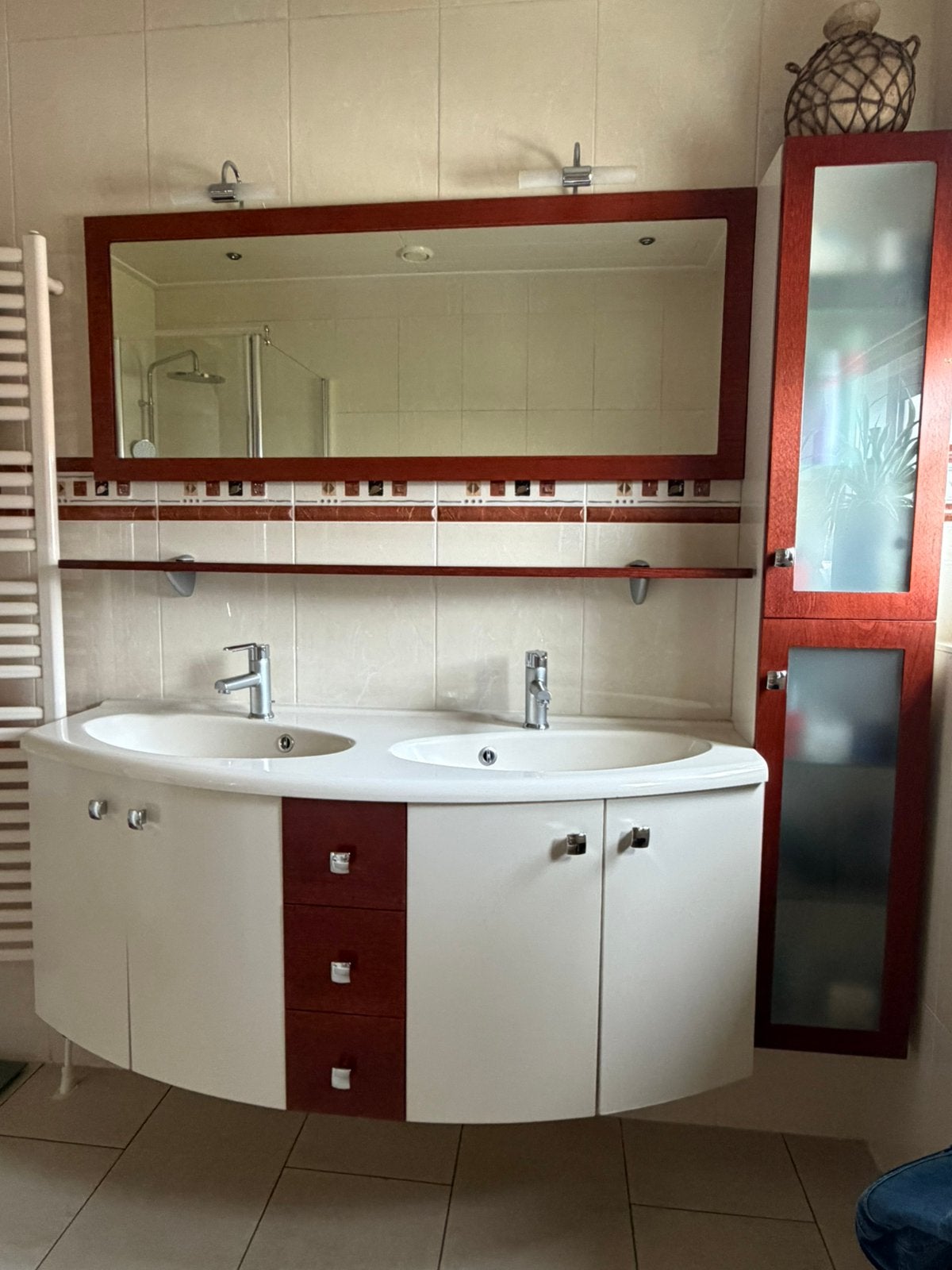 Compleet badmeubel en bad. Voor 200 euro deze week ophalen!!, Ophalen, Zo goed als nieuw, Met bad