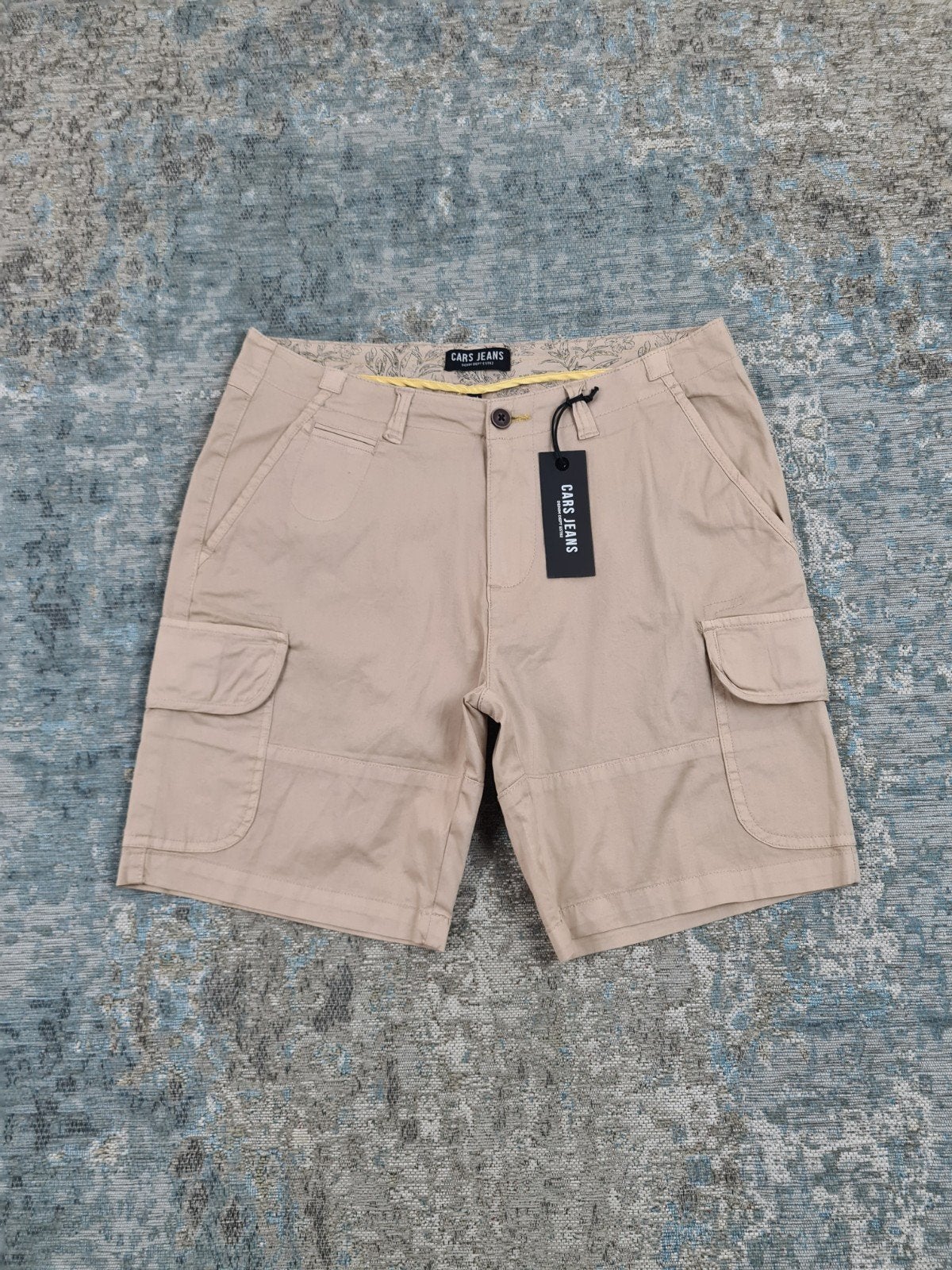 CARS Cargo Shorts W32 Bronno3232 NIEUW Bronno3234

Taille: 4, Maat 48/50 (M), Nieuw, Generaal Vetterstraat 67, 1059 BT Amsterdam