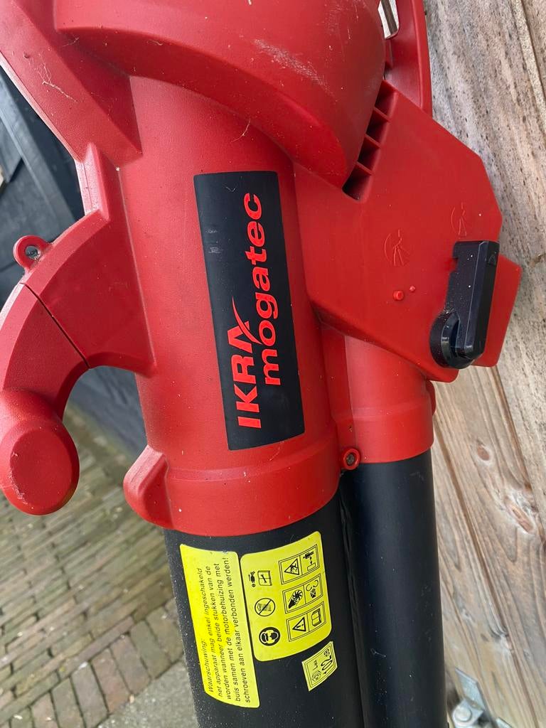 Bladblazer IKRA Mogatec, Tuin en Terras, Ophalen, Gebruikt, Met zuigfunctie, Handgedragen