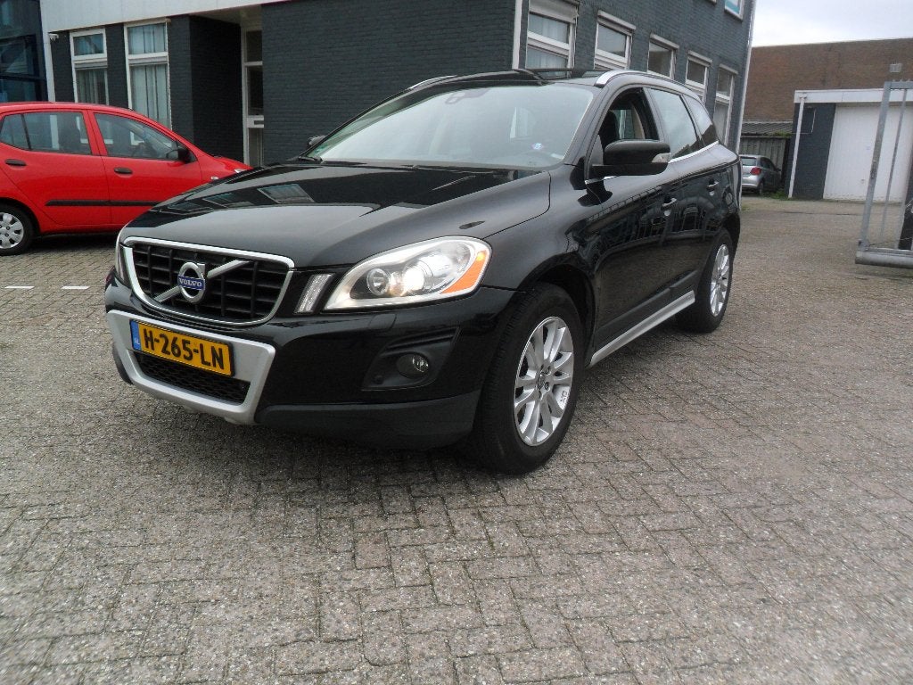 Volvo XC60 2.4 D FWD 2010 Zwart ZEER MOOI EN GOED, Auto's, Voorwielaandrijving, Zwart, 1618 kg, Zwart