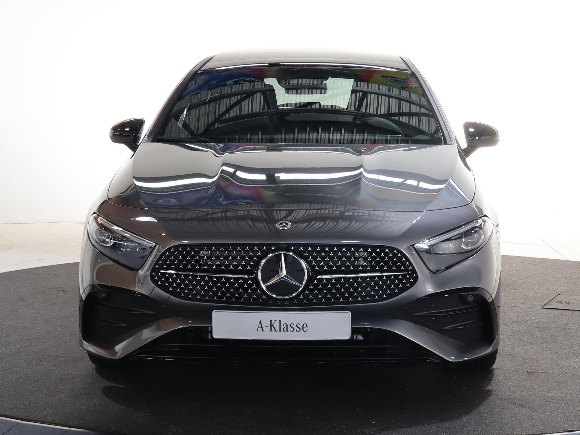 Mercedes-Benz A-klasse 180 Business Solution AMG | Panoramas, Auto's, Dealer onderhouden, 136 pk, 4 cilinders, Verwarmde buitenspiegels