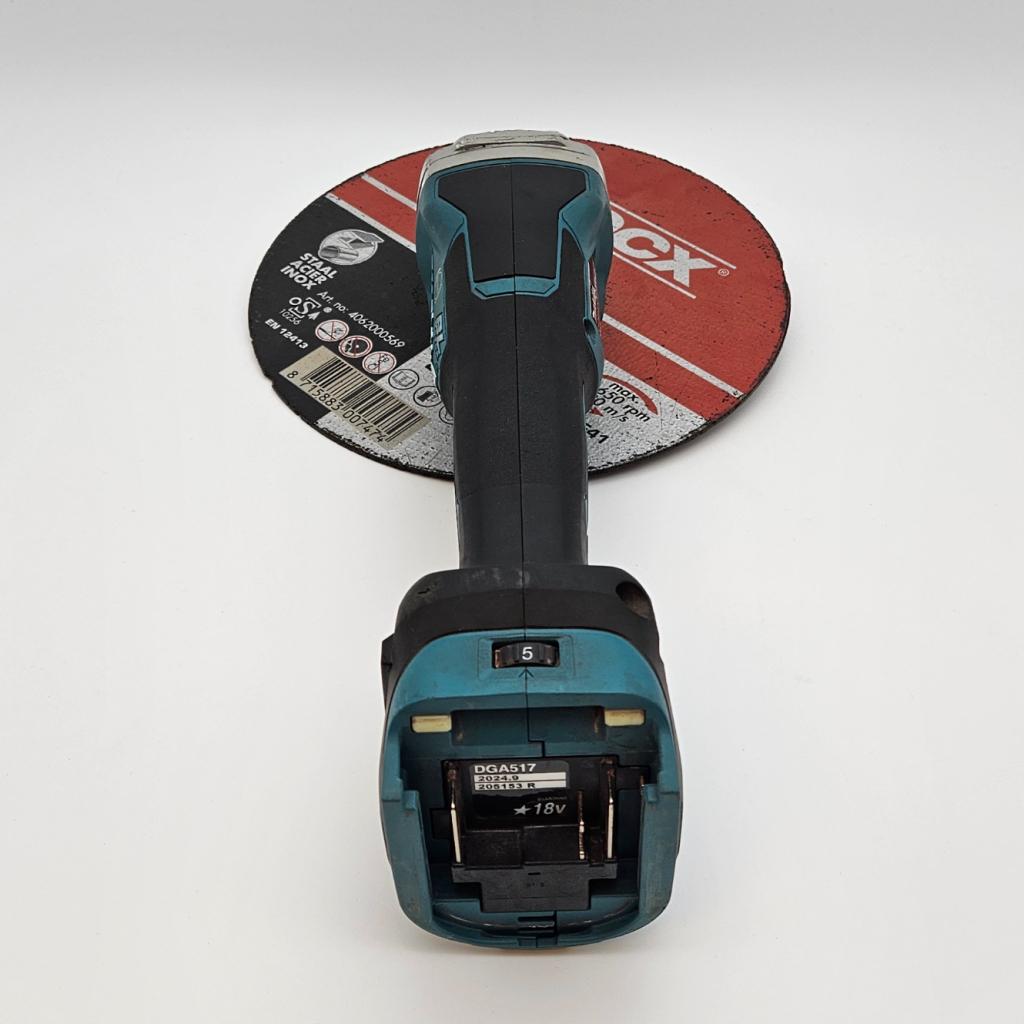 Makita DGA517 Haakse Slijper 125MM incl. 5Ah Accu, Makita, Zo goed als nieuw, Support@makita.com, Makita Corporation, 3-11-8, Sumiyoshi-cho, 
Anjo, Aichi 446-8502
Japan