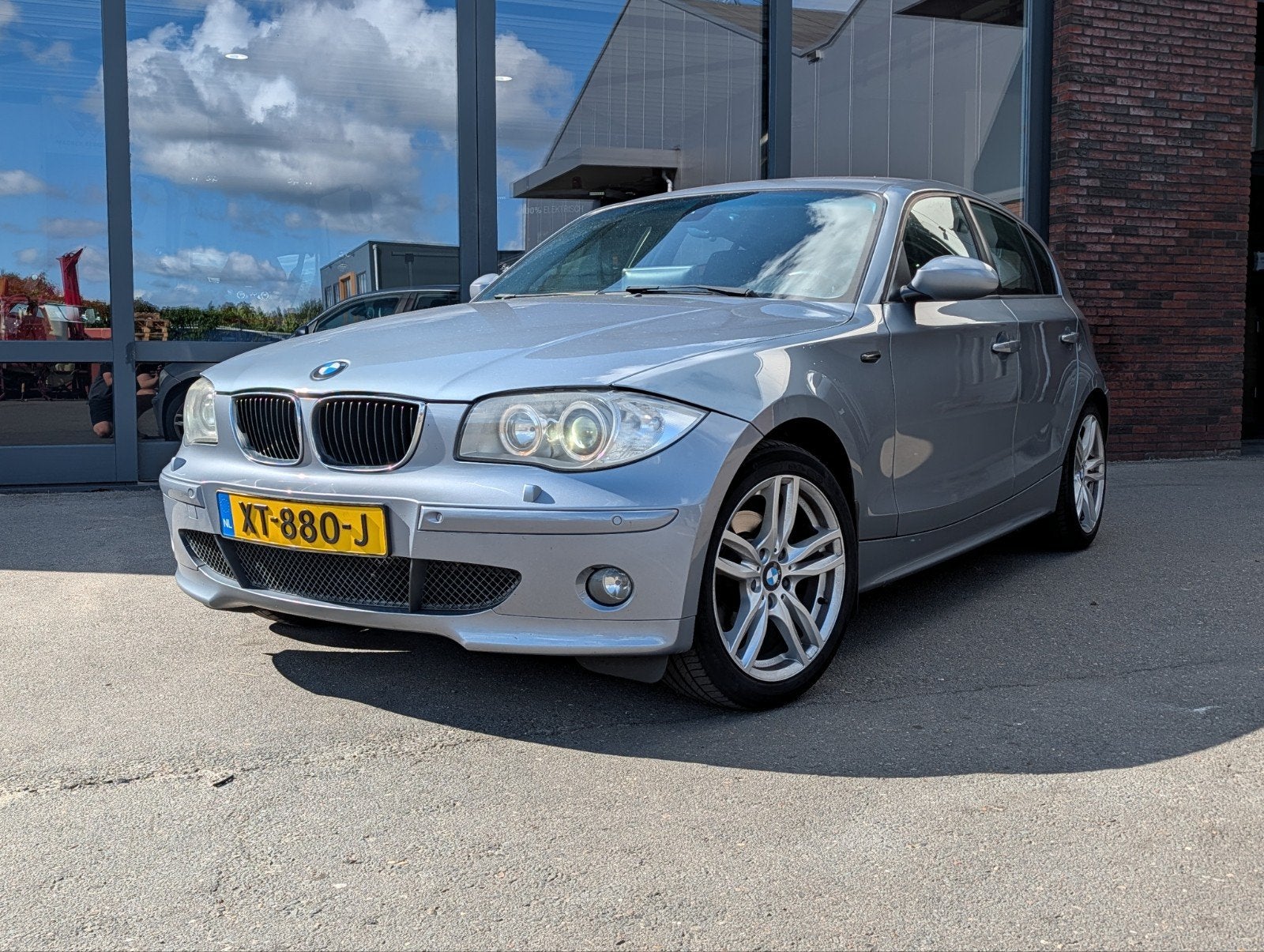 BMW 1-Serie 2.0L 120i cruise control , Android auto, terkhaa, 1995 cc, Zwart, 4 cilinders, 665 kg