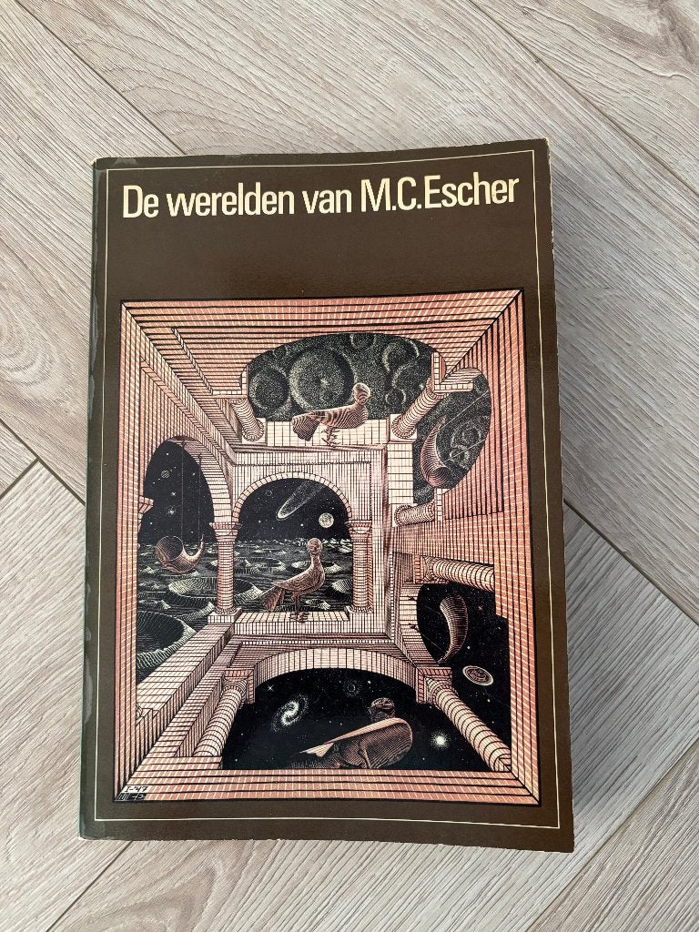 Boek; De werelden van M. C. Escher., Ophalen of Verzenden, Zo goed als nieuw, Schilder- en Tekenkunst, J.L. Locher, C.H.A. Broos, Maurits Cornelis Escher