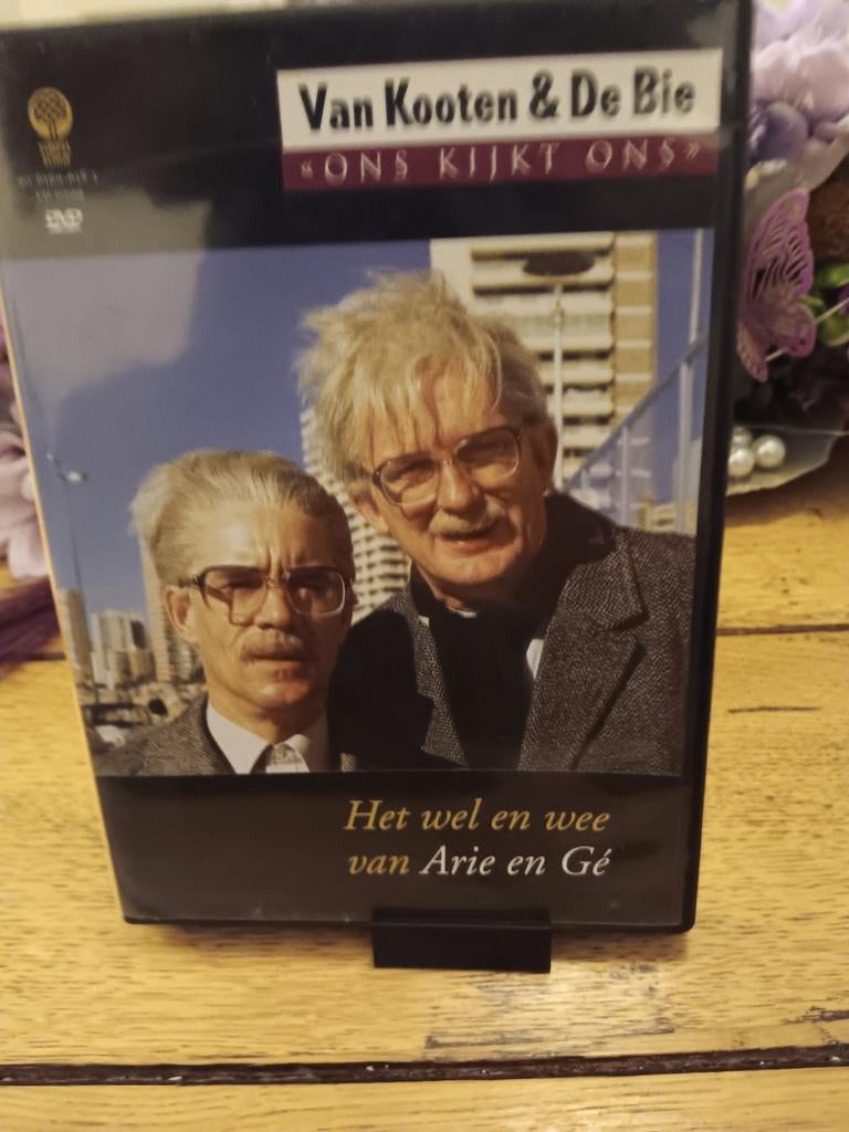 Van Kooten & De Bie - Ons Kijkt Ons DVD, Cd's en Dvd's, Dvd's | Cabaret en Sketches, Ophalen of Verzenden
