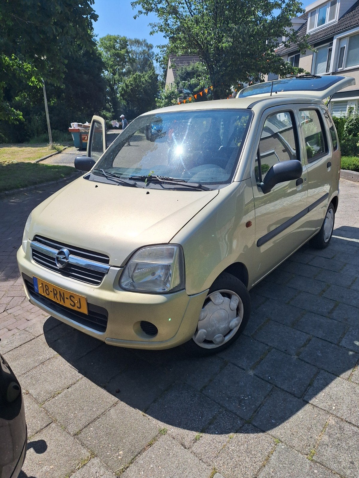 Opel Agila 1.2 16V Twinport 2005 Geel, Auto's, Voorwielaandrijving, 40 €/maand, 4 cilinders, 1229 cc