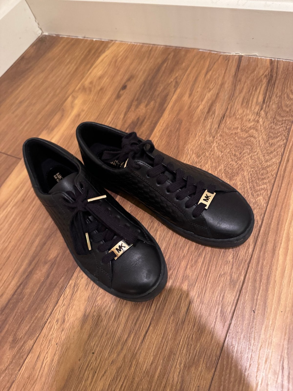 Michael Kors sneakers maat 36 - Zo goed als nieuw, Ophalen of Verzenden, Zo goed als nieuw, Zwart, Sneakers of Gympen