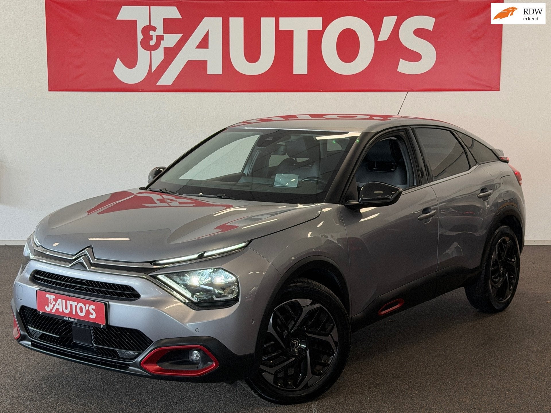 Citroen C4 1.2 PureTech Shine| NAVIGATIE|ECC AIRCO|CRUISE|EL, Gebruikt, 1199 cc, Met garantie (alle), 3 cilinders