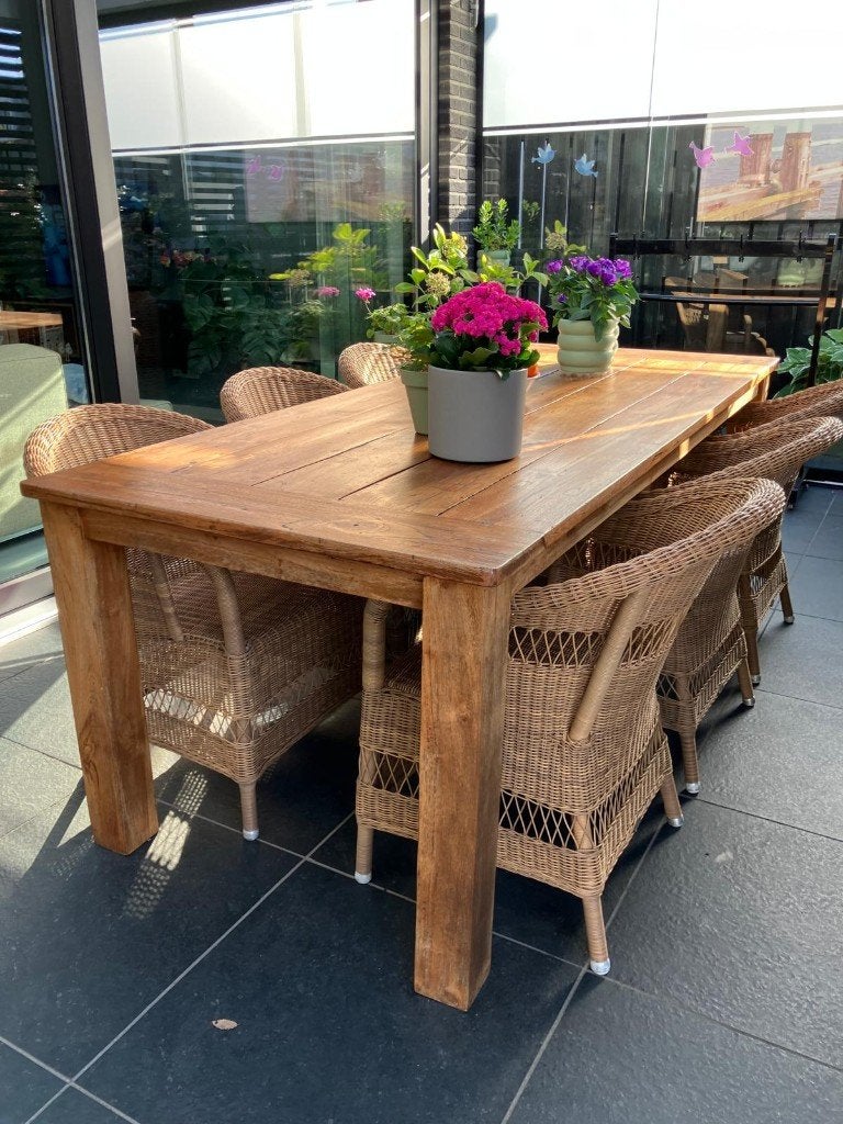 Massief Teakhouten Eettafel met 6 Kunststof Rotan Stoelen, Ophalen, Gebruikt, Teakhout, 8 zitplaatsen