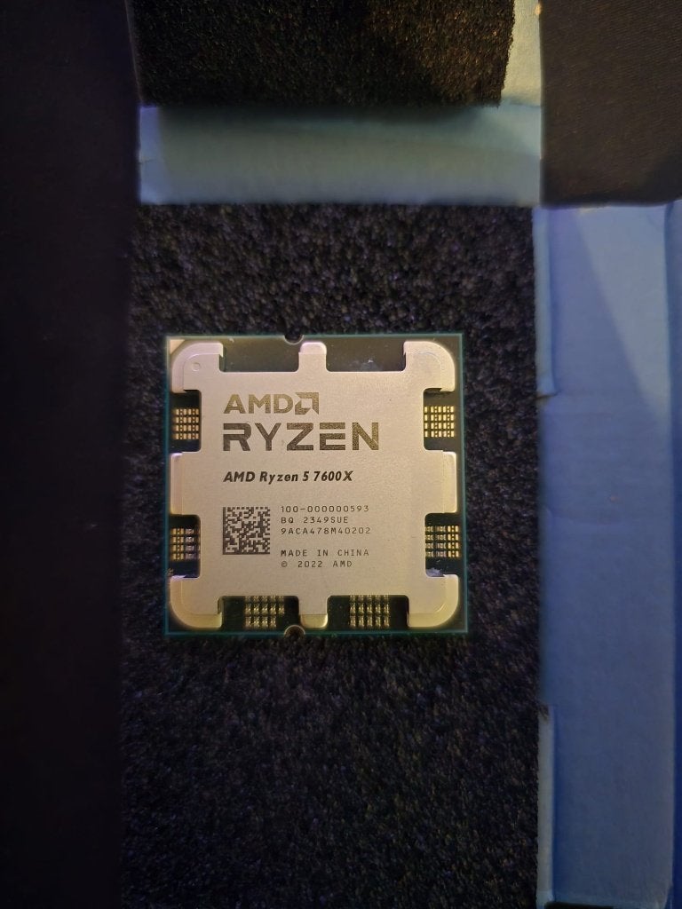 AMD Ryzen 5 7600X (+ Arctic Freezer 36 CPU cooler), Computers en Software, Processors, 6-core, Zo goed als nieuw, 4 Ghz of meer