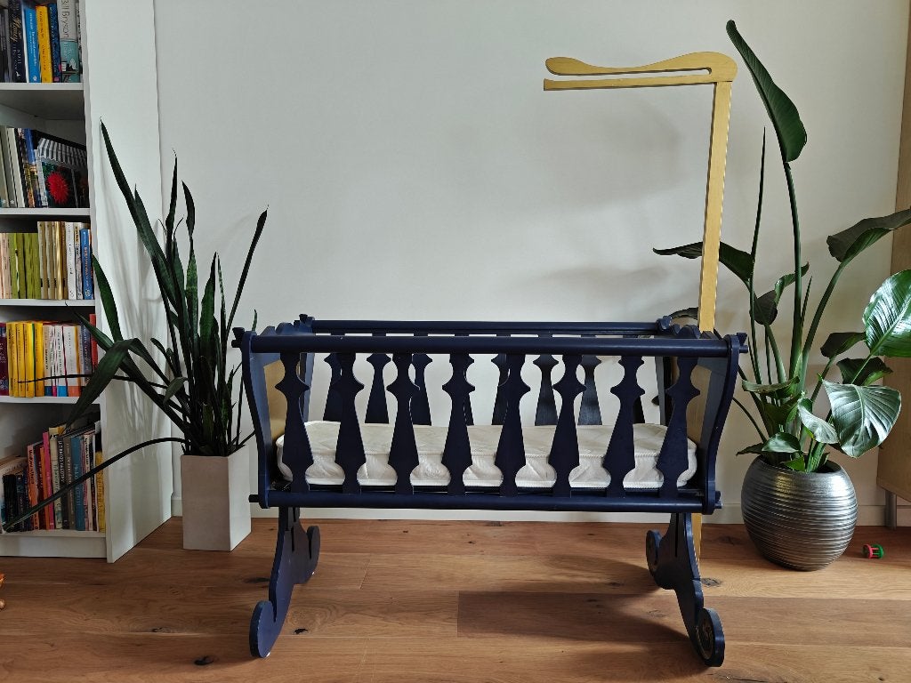 Houten wiegje met bijpassend matras, Ophalen, Gebruikt, Wieg