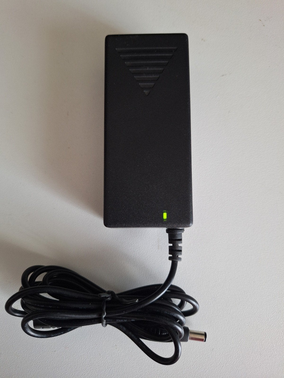 DVE DSA-36W-12 36A Switching Adapter 12V 3A, Computers en Software, Laptop-opladers, Ophalen of Verzenden, Zo goed als nieuw, DVE