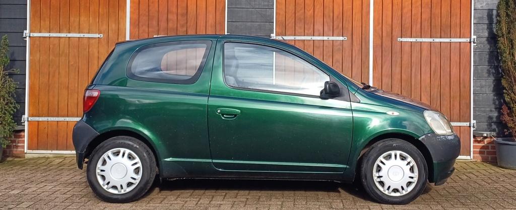 Toyota Yaris 1.0-16V VVT-i Terra | GEEN APK | Export | Trekh, Auto's, Stof, 68 pk, Origineel Nederlands, Bedrijf