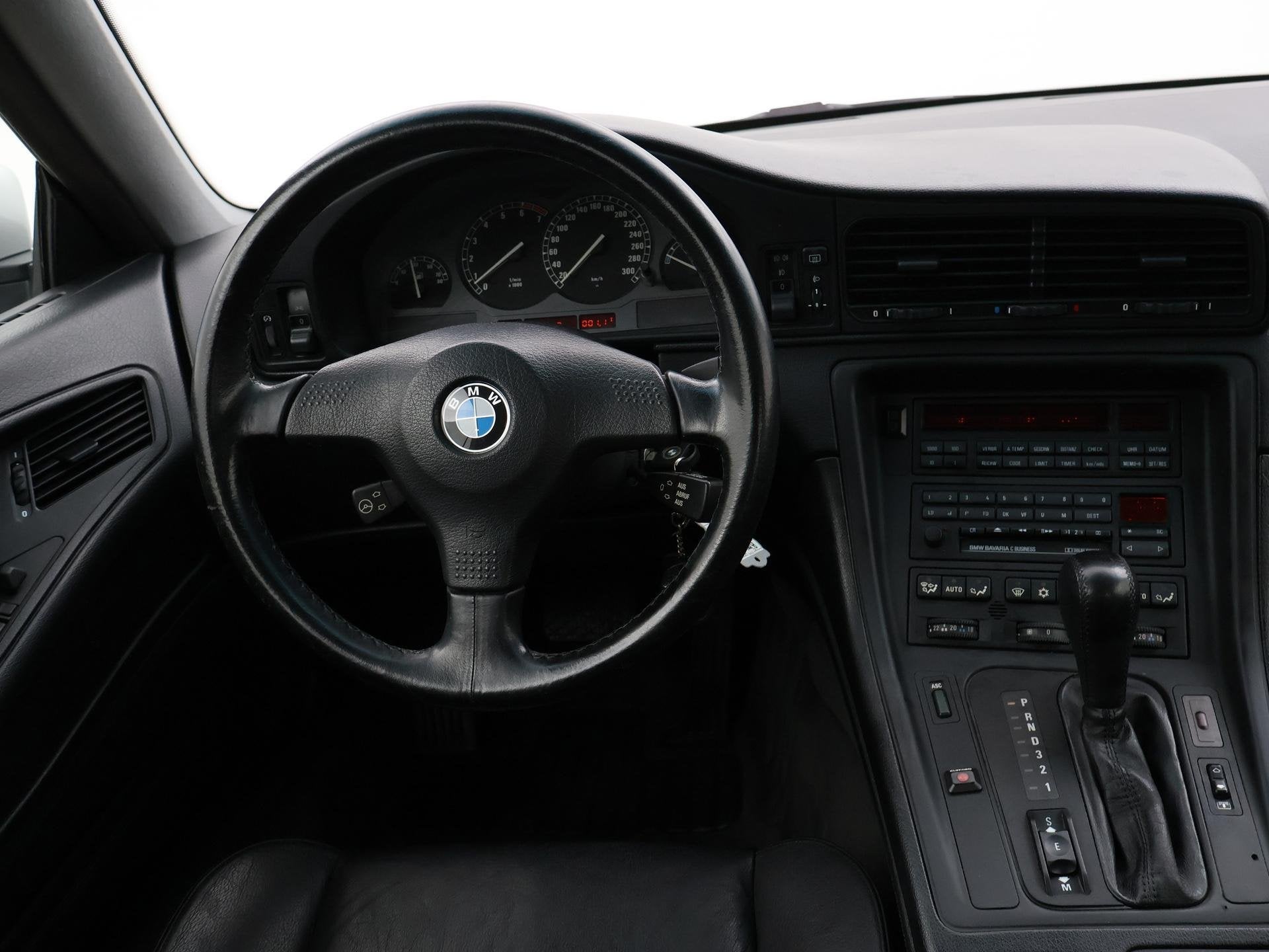 BMW 8-serie 850 Ci 5.0 V12 ORIGINEEL NEDERLANDS ORIG BOEKJES, Auto's, Automaat, Gebruikt, 12 cilinders, 4 stoelen