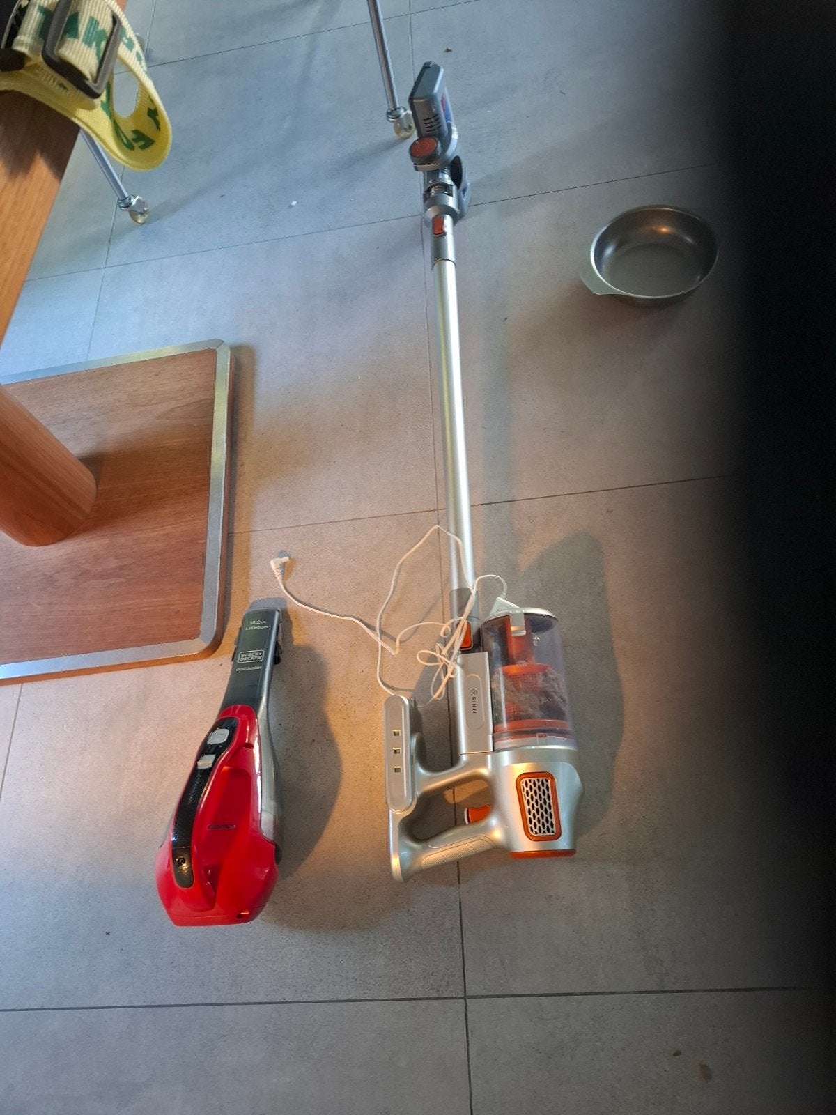 Steelstofzuiger en kruimeldief Black+Decker en Sinji, Witgoed en Apparatuur, Overige merken, Gebruikt, Draadloos, Ophalen of Verzenden